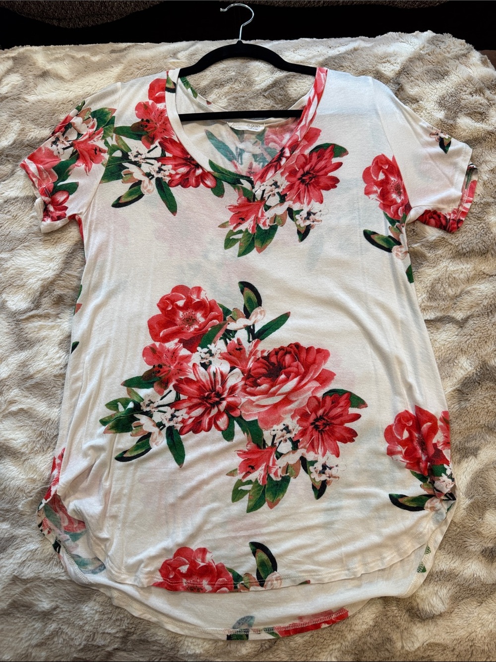 Floral V-Neck Short Sleeve Top - White with Red Floral